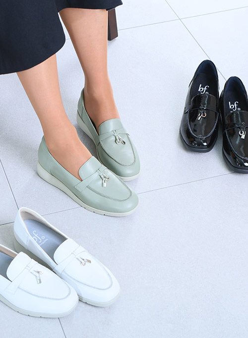 フラットソールローファー